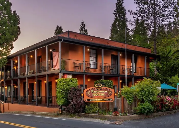 The Groveland Hotel