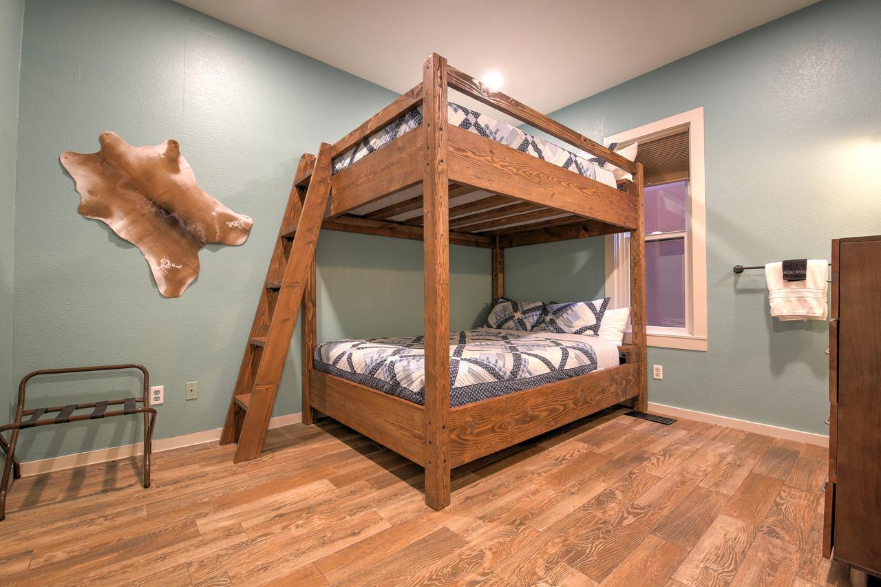 The 3* Groveland