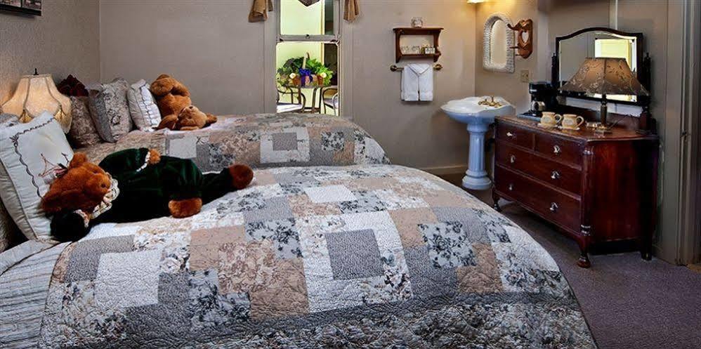 The 3* Groveland